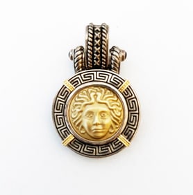 Arts Elegance Medusa Pendant