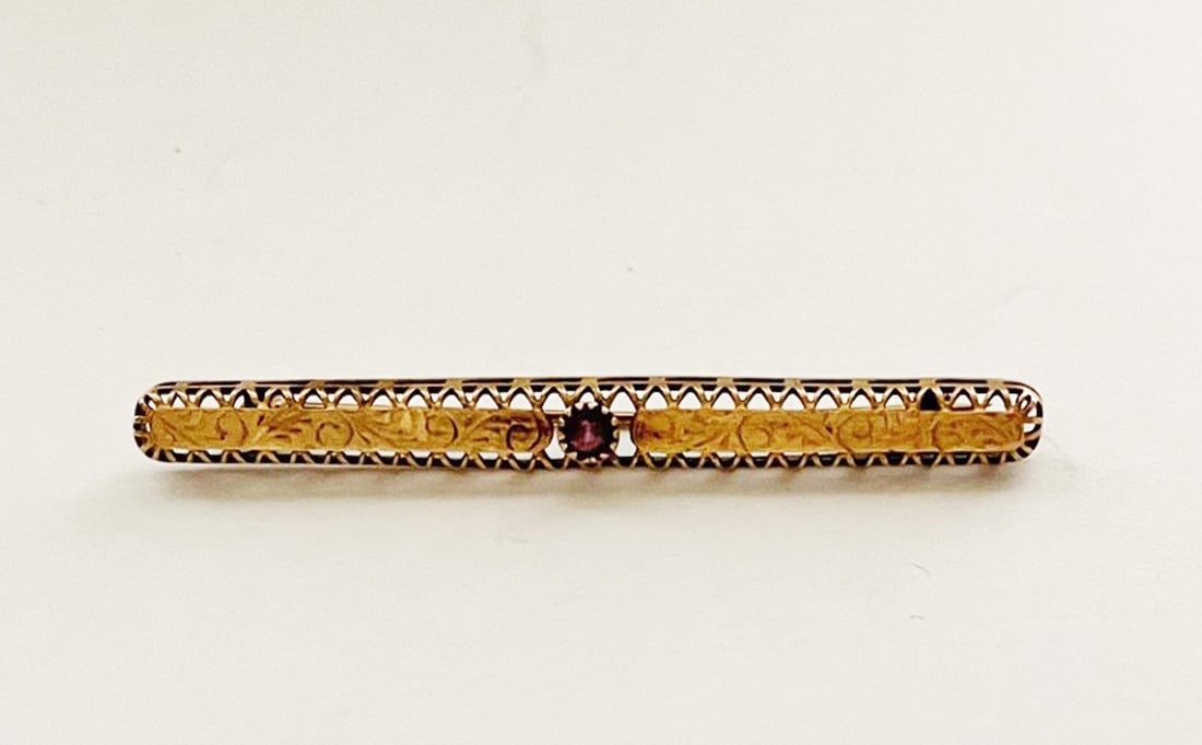 1920's 10K Gold Filigree Bar Pin: 1920's 10k gold filigree bar pin, yellow gold pin with purple stone, 2 1/8" long, stamped 10k, weight 2.0 grams