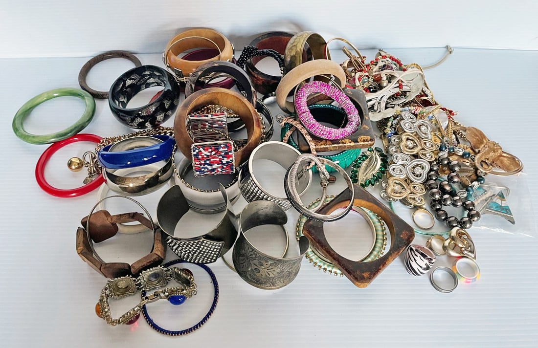 One Lot of Costume Jewelry (1 of 3)
