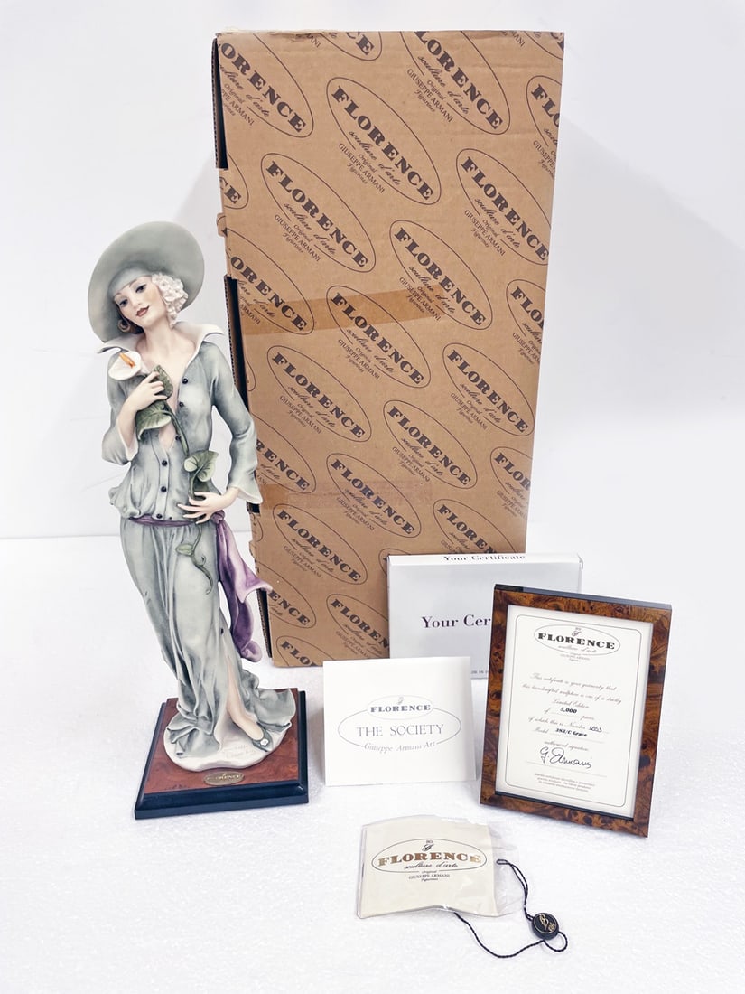Giuseppe Armani Grace Sculpture in Original Box (1 of 2)