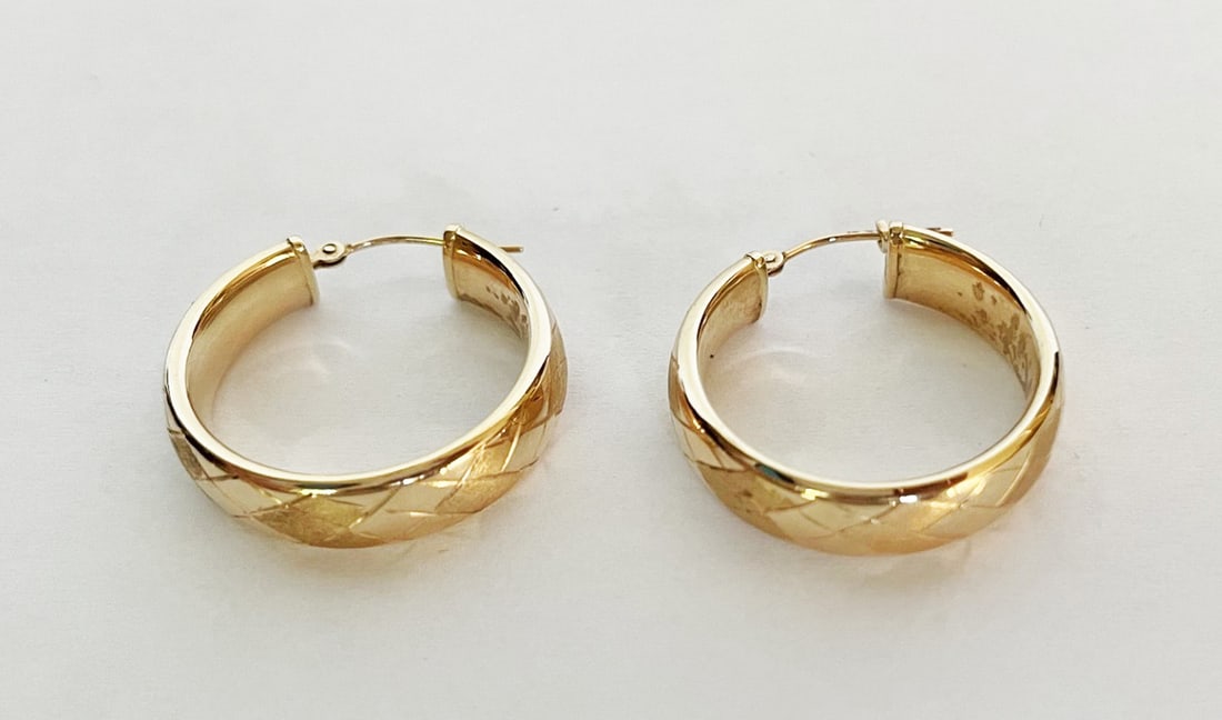 14k Gold Diamond Etched Hoop Earrings: 14k gold diamond etched hoop earrings, 1" long x 1/4" wide, high polish and Florentine finish on etched diamond pattern, stamped 14k, weight 2.8 grams