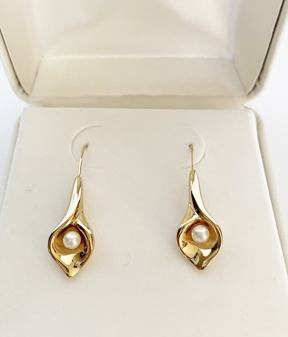 10k Gold and Pearl Calla Lily Earrings (1 of 3)