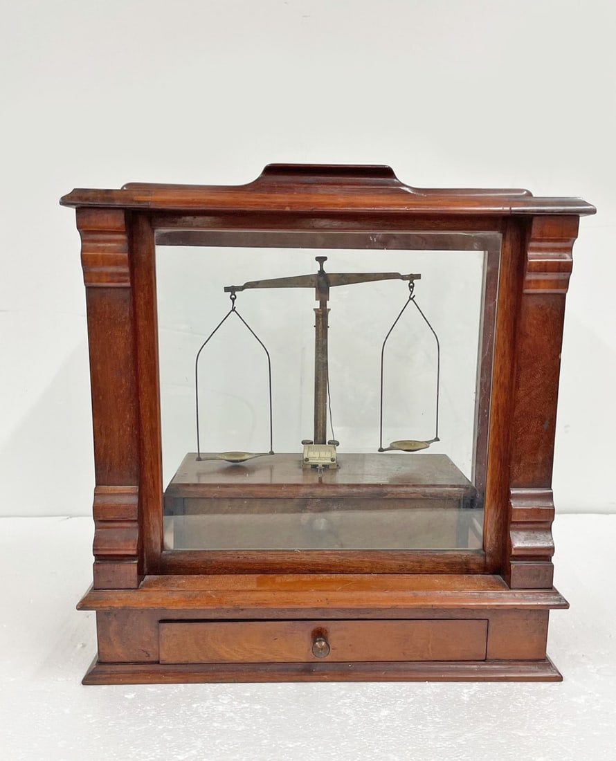 Henry Troemner Apothecary Scale (1 of 3)