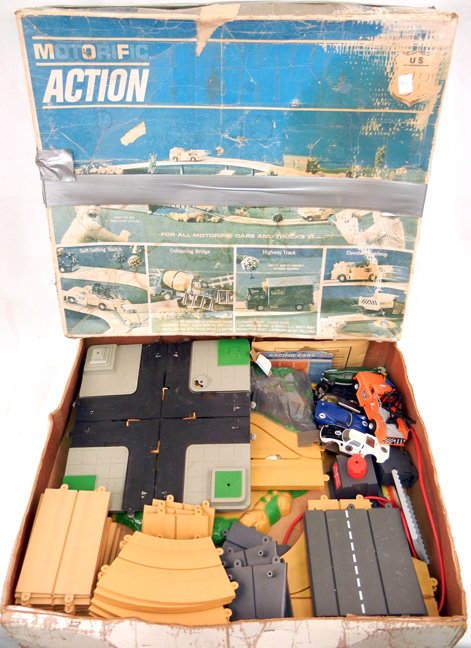 Ideal Motorific Action Highway 88 set in box,: Ideal Motorific Action Highway 88 set in box, some pieces may be missing