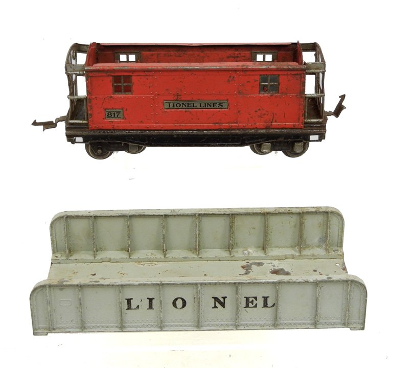 Lionel prewar O gauge No. 817 caboose and a Lionel gird: Lionel prewar O gauge No. 817 caboose and a Lionel girder bridge
