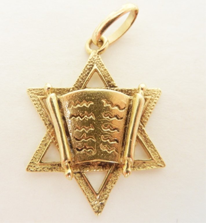 Gold Judaic pendant, 18k gold Star of David with Torah,: Gold Judaic pendant, 18k gold Star of David with Torah, 1 1/2" long, marked 750, Und-a-Erre, weight 4.3 grams/2.7 dwt, mid 20th C.