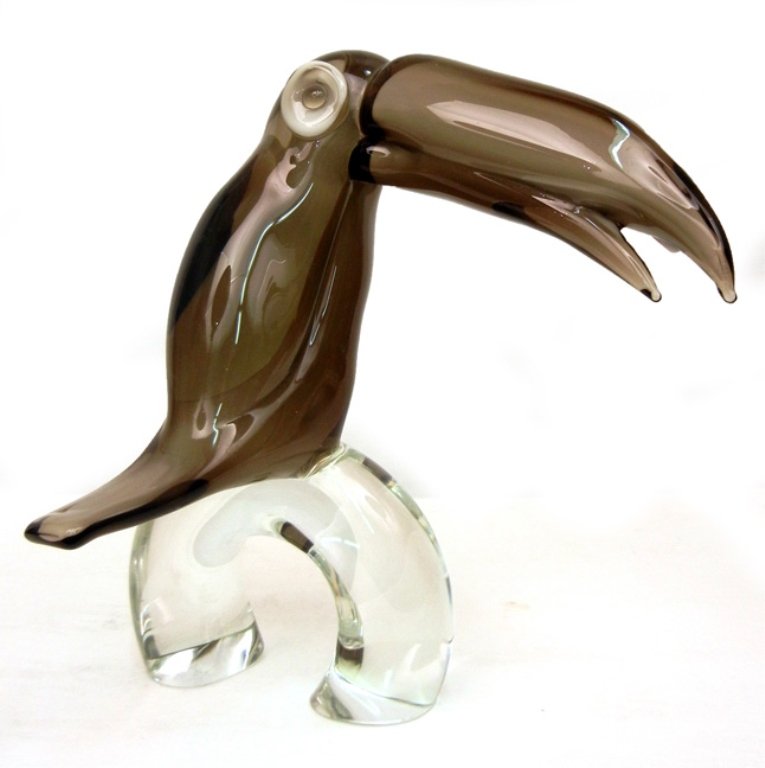 Zanetti Murano glass Toucan: Murano glass Toucan, signed Zanetti on base, 13" x 13"