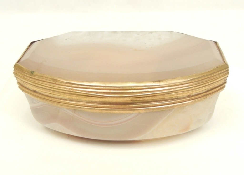Victorian banded agate snuff box: Banded pink, brown and white agate box with gold filled fittings, 3 1/8" long x 2 1/4" wide x 1 1/4" high, unmarked, ca. 1890