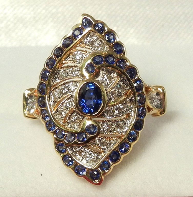 Franklin Mint 18k gold, sapphire and diamond ring