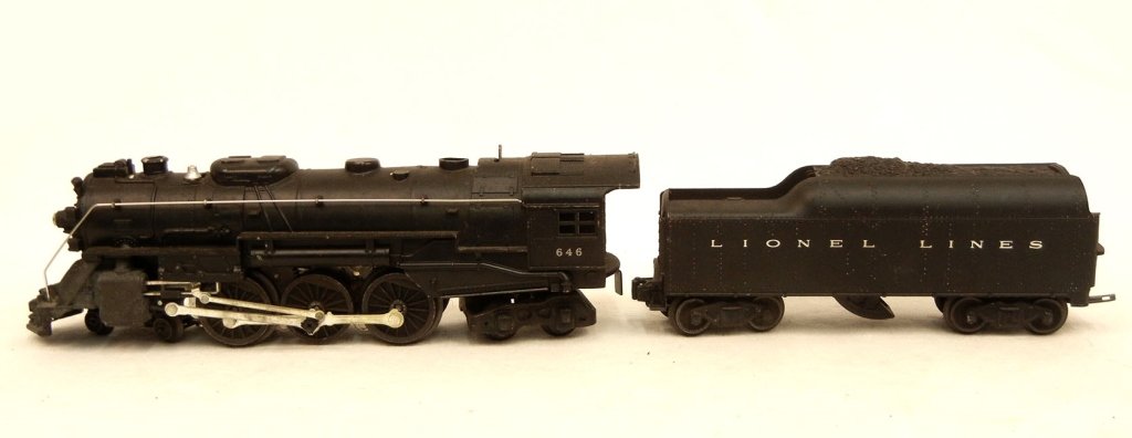 Lionel post-war steam locomotive and tender: Lionel post-war steam locomotive No. 646 with 2046w tender