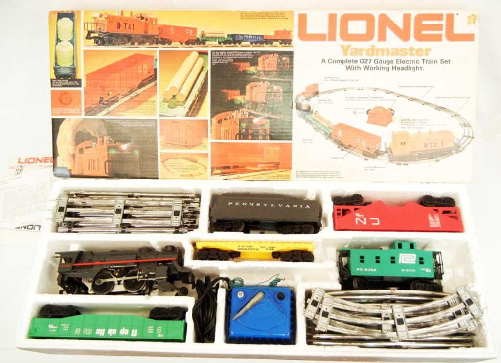 Lionel 027 gauge electric train set