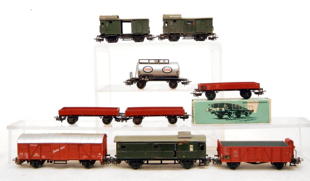 Nine Marklin HO scale freight cars: Nine Marklin HO scale freight cars, includes five box cars, three gondolas, one in original box, and one tank car