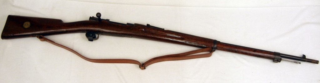 Gevarsfaktori Swedish military 6.5 x 55mm rifle: Carl Gustafs Stads Gevarsfaktori Swedish military 6.5 x 55mm rifle, bolt action, 5 shot, Model 96, Mauser style, internal magazine feed, dated 1902, serial number 100879, barrel length 31", overall le