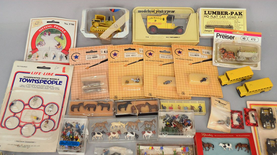 Large grouping of HO scale people and accessories: Large grouping of HO scale people and accessories, most in original packaging, includes All American Series, Life-Like, Crowd Pleasers, Preiser, Model Power, Bertren, Reisler, and more