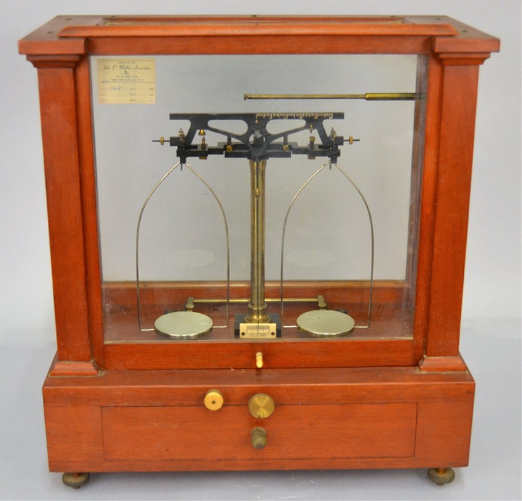 Henry Troemner scale in mahogany case: Henry Troemner scale in mahogany case, with two weight trays, set of Arthur H. Thomas Co. weights in fitted wooden box, four apothecary bottles, brush, and an Arthur H. Thomas spatula, label "Henry Tr