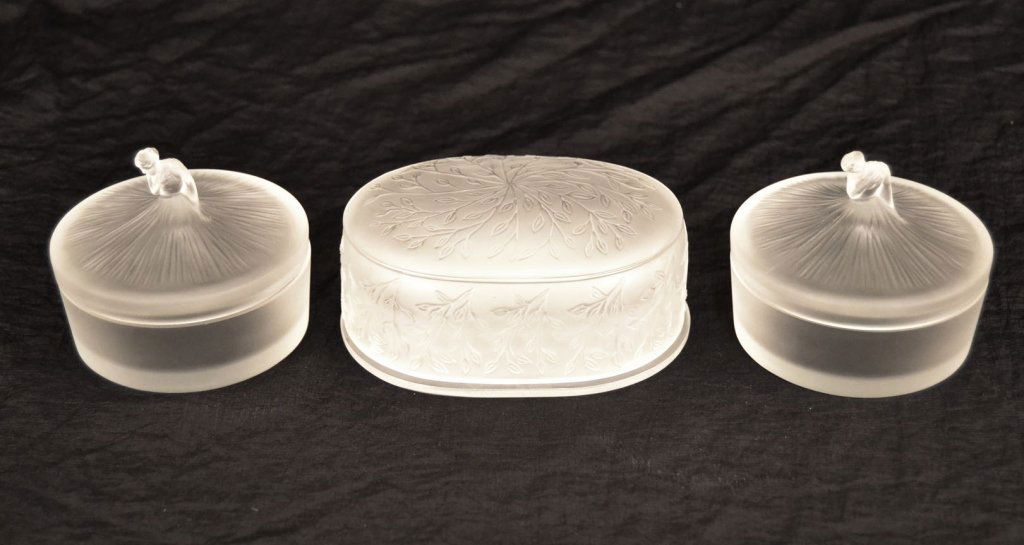 Two Lalique crystal powder jars and a Lalique soap dish (1 of 5)