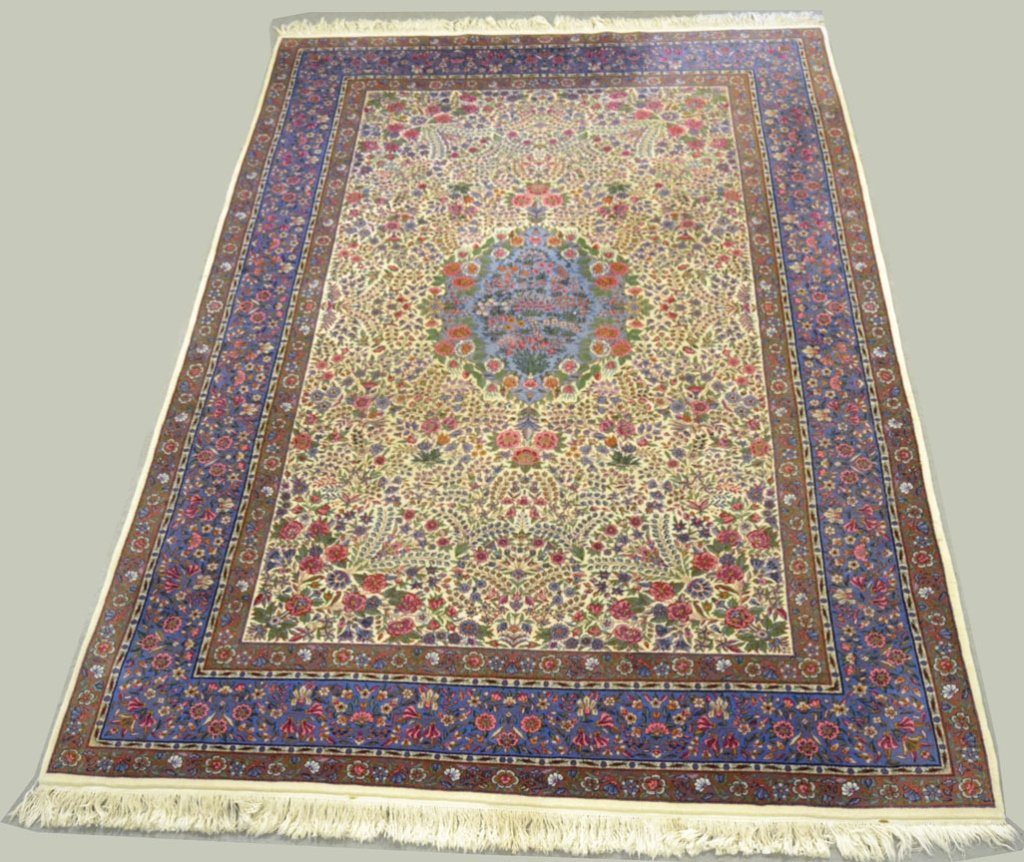 Hand tied Persian Ghoum carpet (1 of 3)