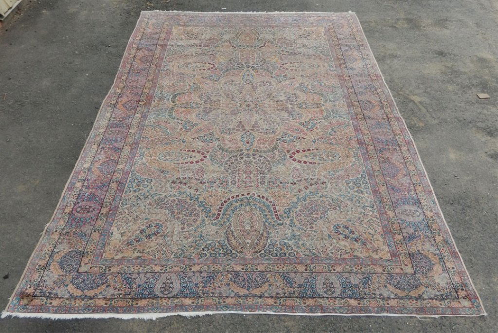 Hand tied Persian carpet (1 of 5)