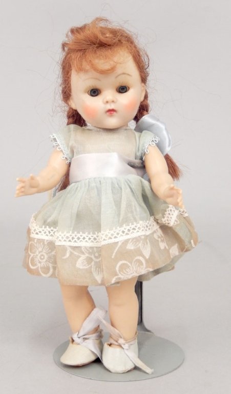 1952/53 strung Vogue Ginny (1 of 3)