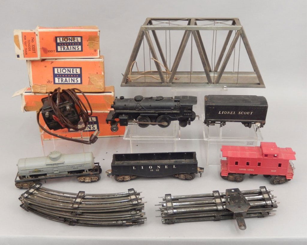 Lionel post-war freight set (1 of 10)