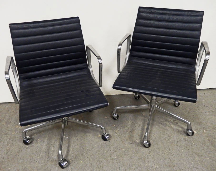 Pair of Eames for Herman Miller Group chairs (1 of 4)