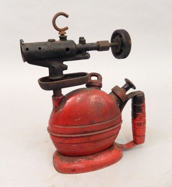 Unique Mfg. Co. blow torch (1 of 5)