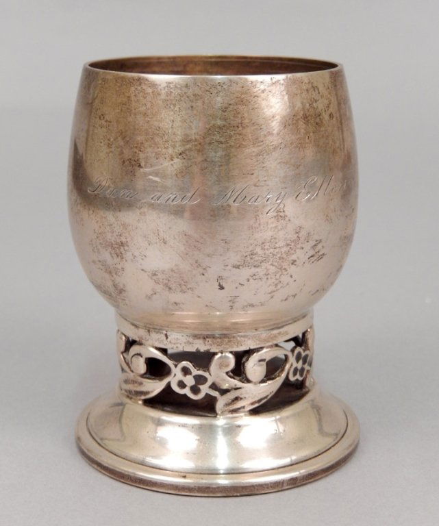 Baldwin & Miller sterling silver footed cup (1 of 2)