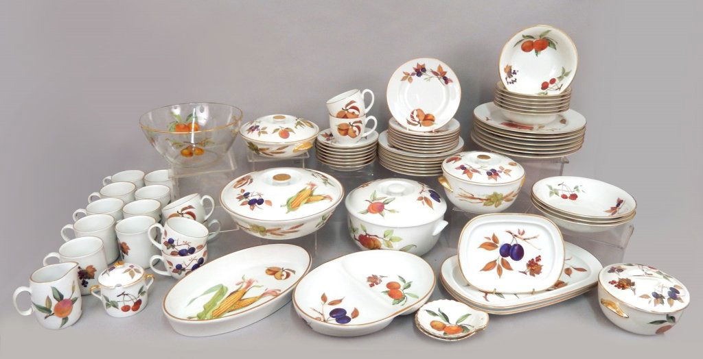 Royal Worcester "Evesham" dinnerware set (1 of 10)