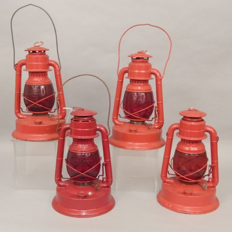 Four Dietz Little Giant lanterns (1 of 6)