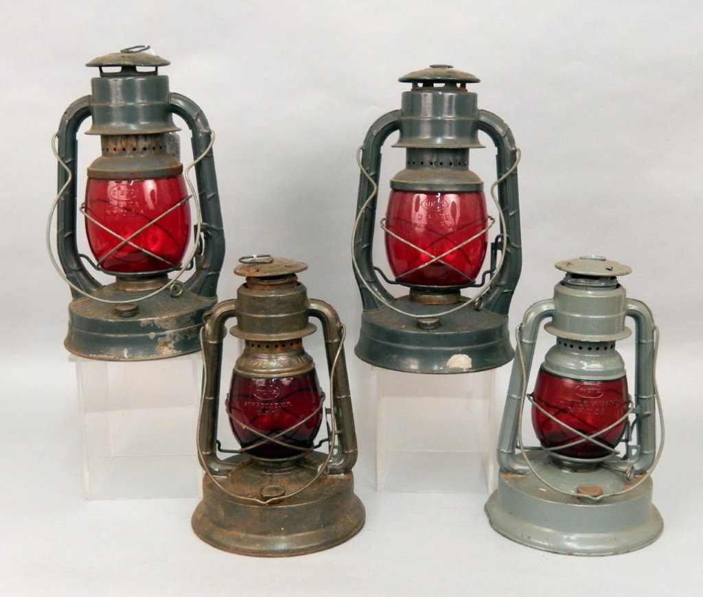 Two Dietz Little Giant lanterns, and two No. 2 D-Lite (1 of 5)
