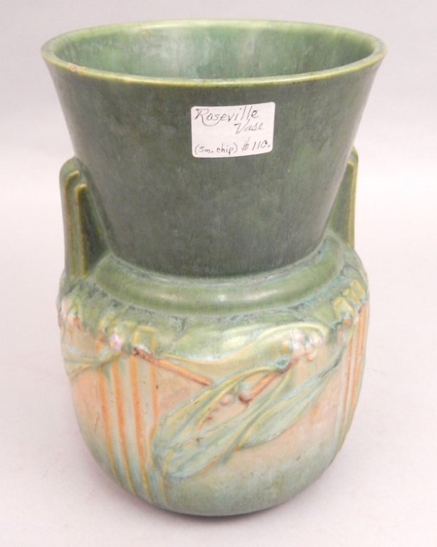 Roseville Laurel vase (1 of 4)