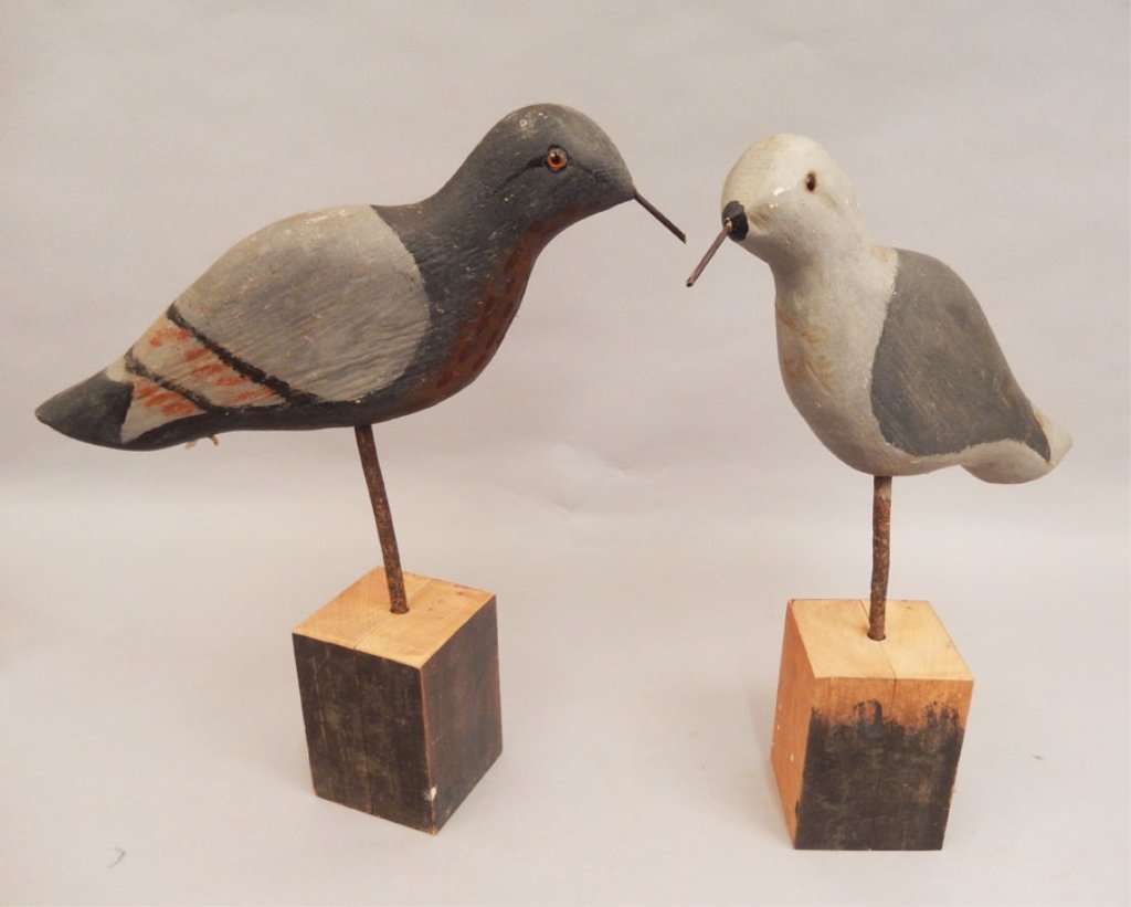 Two carved pigeon decoys (1 of 5)
