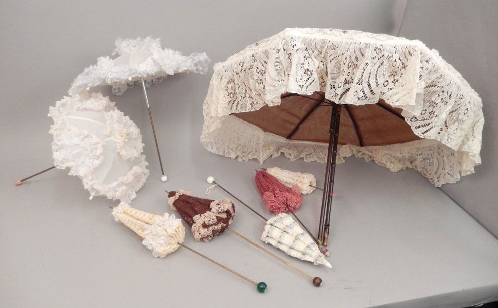 Grouping of vintage doll parasols (1 of 4)