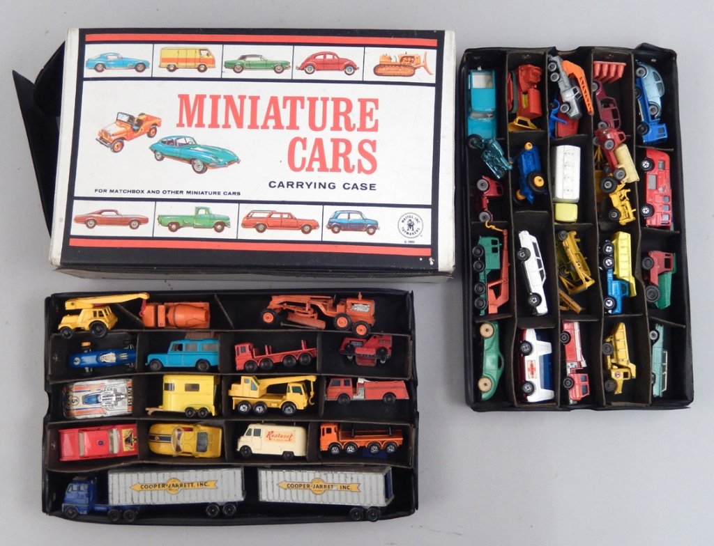 Grouping of Matchbox by Lesney toy cars in carrying (1 of 3)