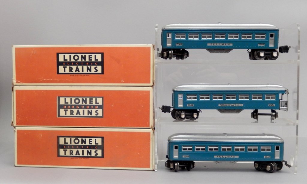 Three Lionel prewar O gauge blue passenger cars in (1 of 4)