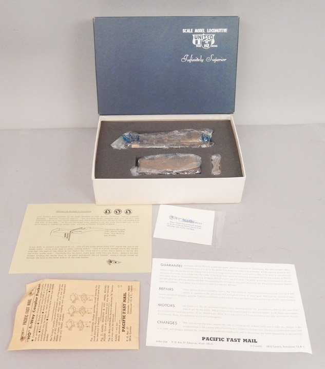 Great Northern Pacific H-5 brass loco and tender in box (1 of 8)