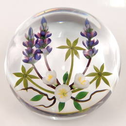 Chris Buzzini art glass paperweight