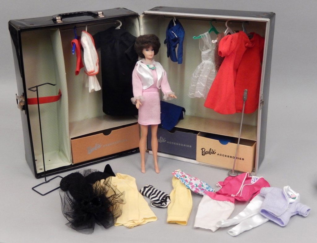 Bubble cut Barbie with tagged Barbie clothes and (1 of 10)