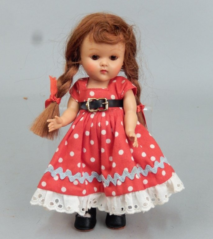 1952 Vogue strung Ginny "Ellie" square dancer (1 of 4)