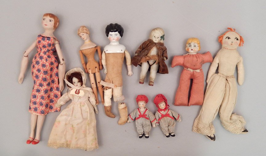Grouping of assorted dolls (1 of 6)