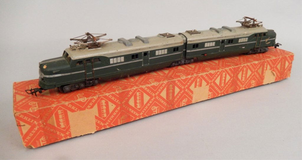 Marklin HO scale DL800 Diesel electric double (1 of 8)