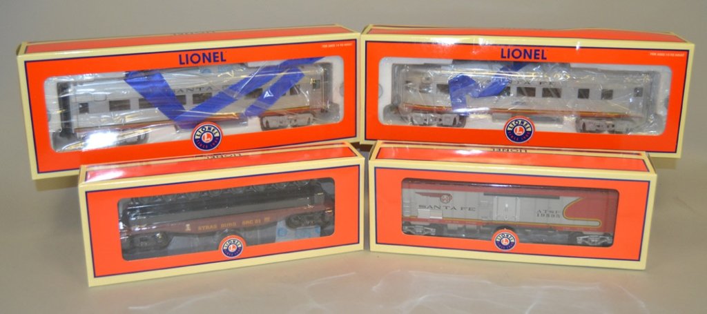 Four Lionel Railroad cars (1 of 5)