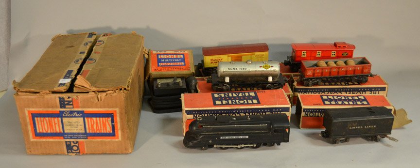 Lionel Freight Set No. 1073 with boxes (1 of 9)
