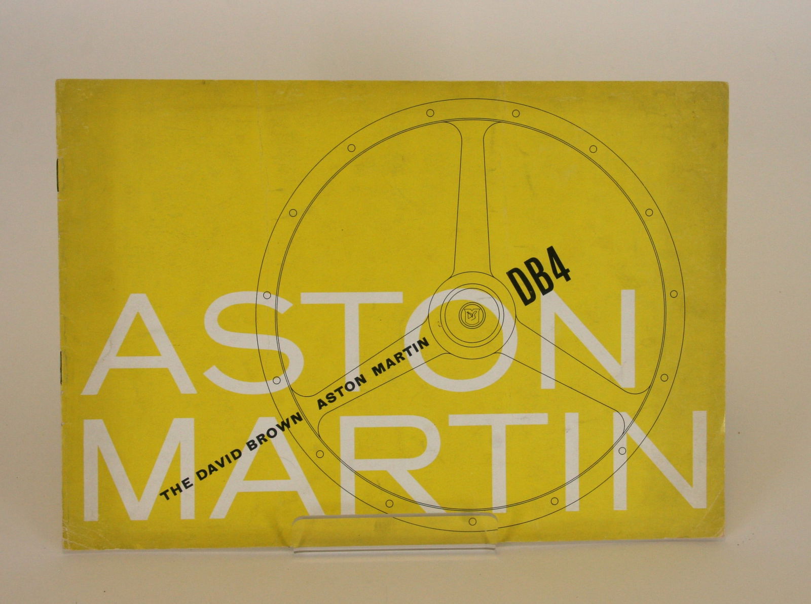 Aston Martin DB4 - brochure (1 of 3)