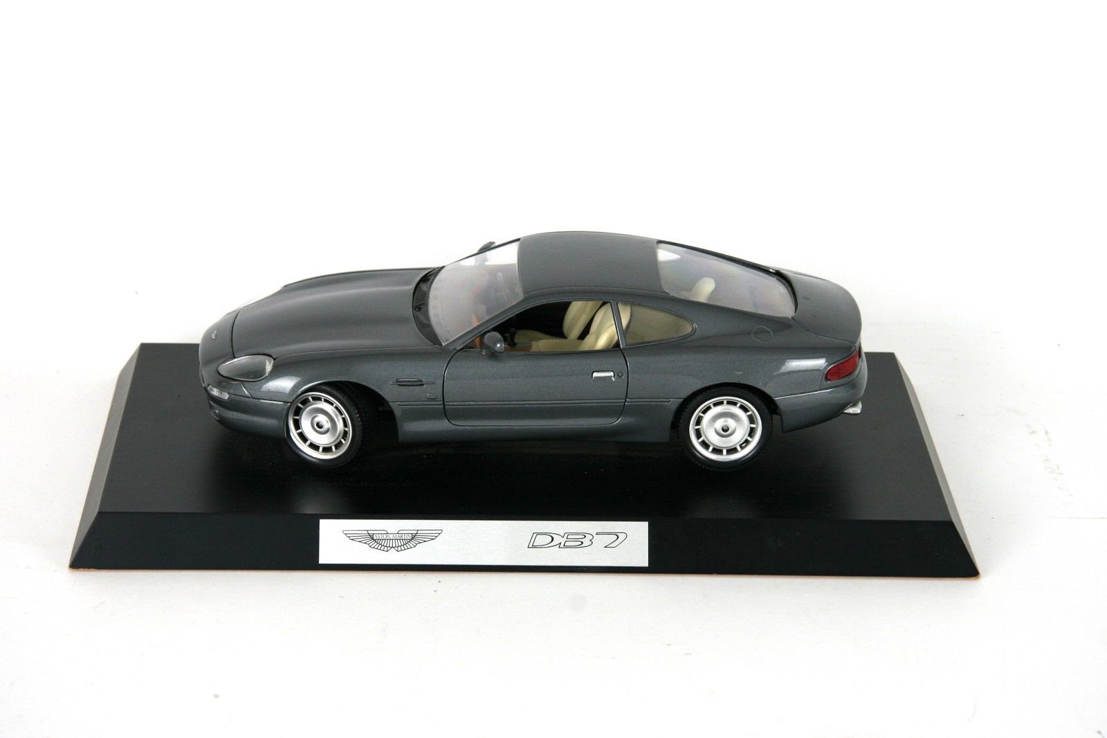 Aston Martin DB7 model (1 of 3)