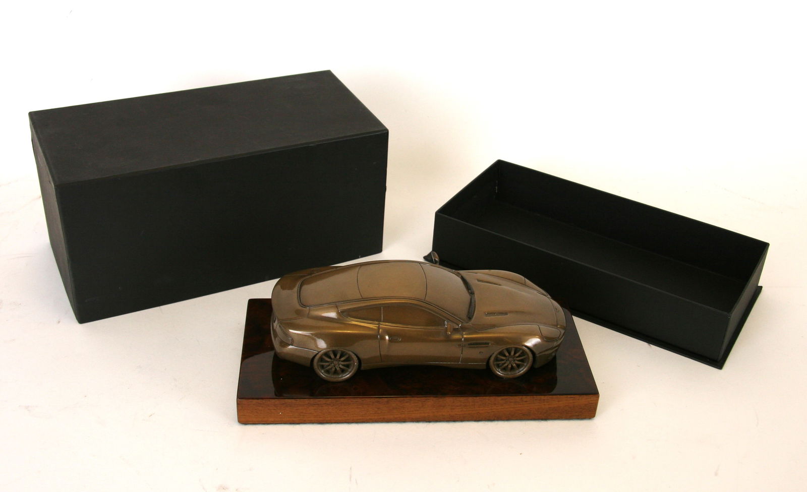 1:24 Aston Martin Vanquish Cold Cast Bronze model (1 of 5)