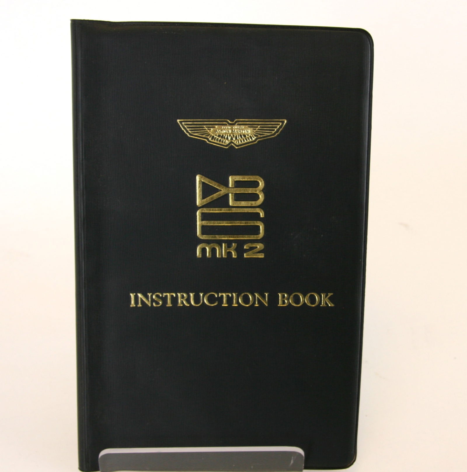 Aston Martin DB6 MK2 Saloon and Volante Convertible Owners Manual (1 of 2)