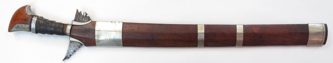 A MORO KRIS SWORD (1 of 4)