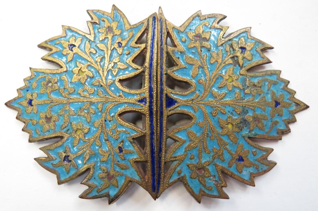 A FINE INDIAN SWORDBELT BUCKLE (1 of 2)