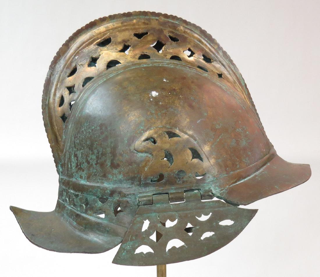 A RARE MORO HELMET (1 of 5)